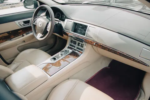 Car Interior 4K Wallpaper · cars · 3840×2560