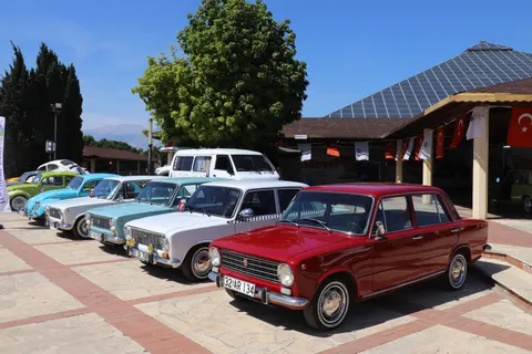 經典老爺車 4K桌布 · cars · 3840×2560