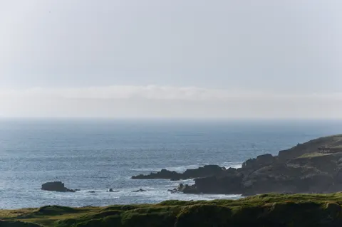 خلفية جرف المحيط بدقة 4K · ocean · 3840×2553