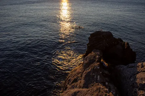 Ocean Cliff 4K Wallpaper · ocean · 3840×2560