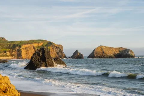 خلفية جرف المحيط بدقة 4K · ocean · 3840×2560