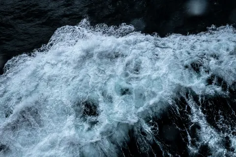 والپیپر امواج اقیانوس با کیفیت 4K · ocean · 3840×2560