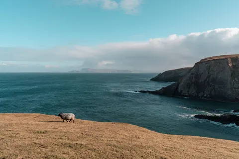خلفية جرف المحيط بدقة 4K · ocean · 3840×2560