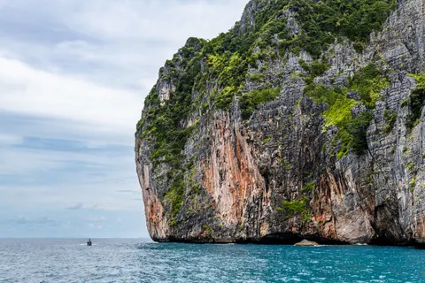 Fond d'écran Falaise océanique 4K · ocean · 3840×2560