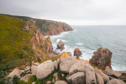 Ocean Cliff 4K Wallpaper · ocean · 3840×2560