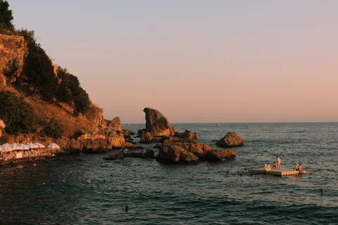바다 절벽 4K 배경화면 · ocean · 3840×2560