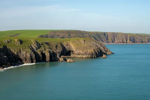 خلفية جرف المحيط بدقة 4K · ocean · 3840×2560