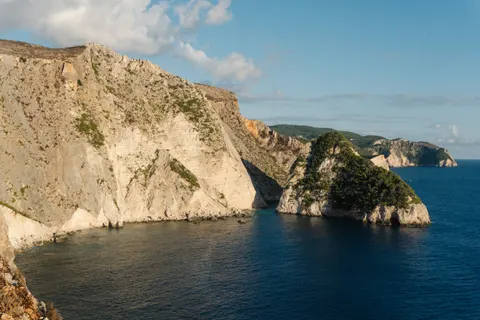 Island Aerial 4K Wallpaper · ocean · 3840×2560