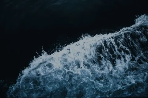 Fondo de pantalla Olas del Océano 4K · ocean · 3840×2560