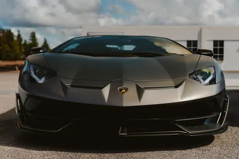 خلفية سيارة خارقة بدقة 4K · cars · 3840×2560