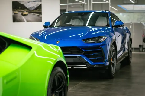 خلفية سيارة خارقة بدقة 4K · cars · 3840×2560