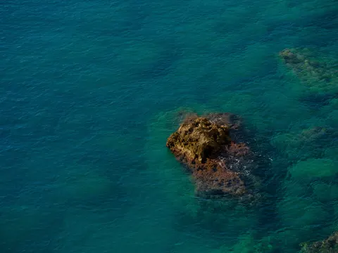 海岛航拍 4K壁纸 · ocean · 3840×2880