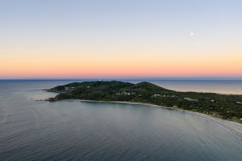 Island Aerial 4K Wallpaper · ocean · 3840×2560