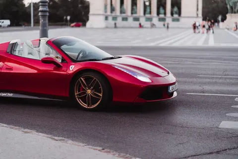 Fond d'écran Voiture de luxe 4K · cars · 3840×2561