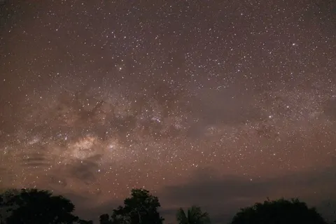 Papel de parede Via Láctea céu noturno 4K · space · 3840×2560