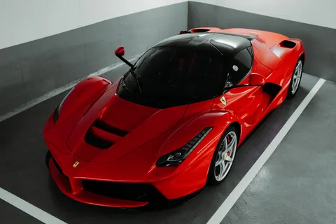 خلفية سيارة خارقة بدقة 4K · cars · 3840×2561