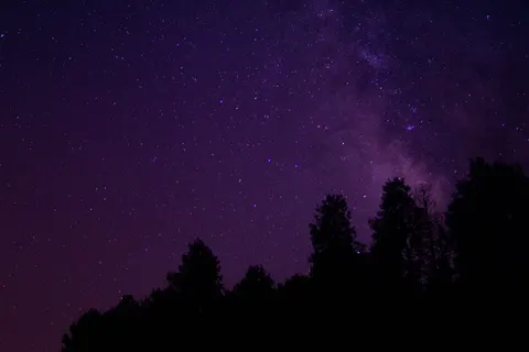 Papel de parede Via Láctea céu noturno 4K · space · 3840×2560