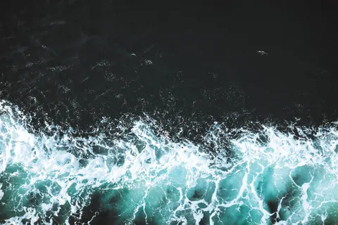 Meereswellen 4K Hintergrundbild · ocean · 3840×2560