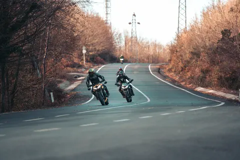 Motorfiets 4K-achtergrond · cars · 3840×2560