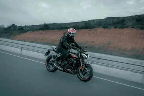 Motorfiets 4K-achtergrond · cars · 3840×2560