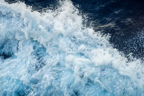 Ocean Waves 4K Wallpaper · ocean · 3840×2560