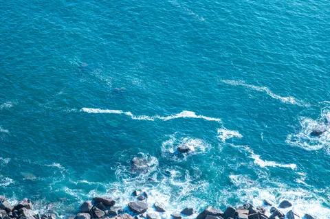 والپیپر امواج اقیانوس با کیفیت 4K · ocean · 3840×2555