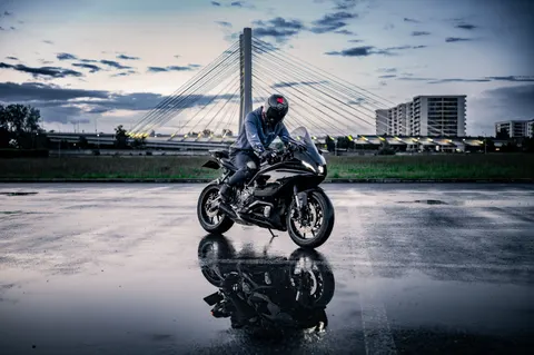 Motorfiets 4K-achtergrond · cars · 3840×2555