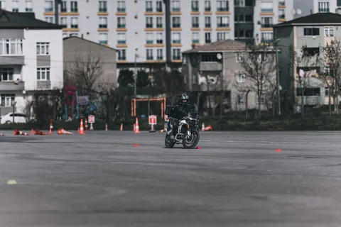 Motorfiets 4K-achtergrond · cars · 3840×2560
