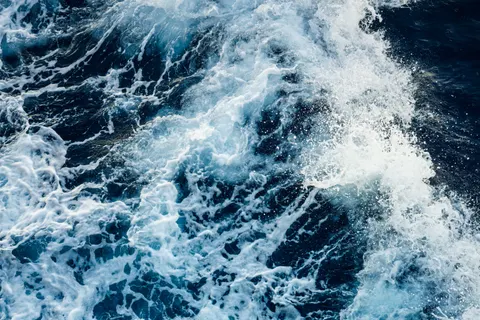 والپیپر امواج اقیانوس با کیفیت 4K · ocean · 3840×2560