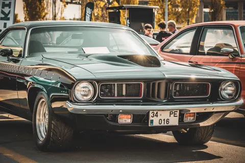 خلفية سيارة عضلية بدقة 4K · cars · 3840×2560