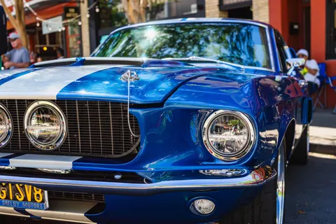 خلفية سيارة عضلية بدقة 4K · cars · 3840×2560