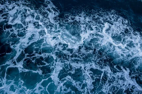 Ocean Waves 4K Wallpaper · ocean · 3840×2560