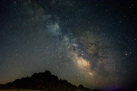 Galaxy Night Sky 4K Wallpaper · space · 3840×2560