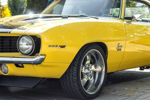 خلفية سيارة عضلية بدقة 4K · cars · 3840×2560