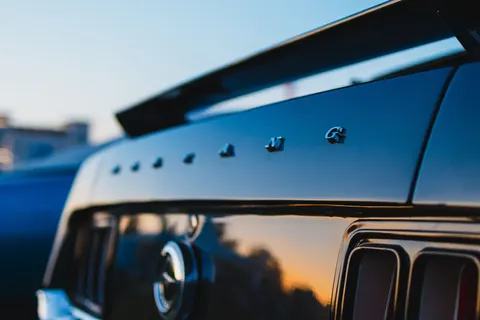 خلفية سيارة عضلية بدقة 4K · cars · 3840×2560