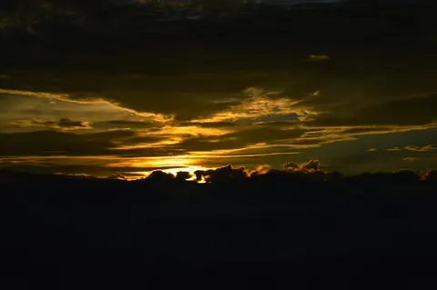 壮丽天空 4K壁纸 · nature · 3840×2553
