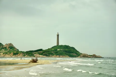 灯台のある海岸 4K壁紙 · ocean · 3840×2560