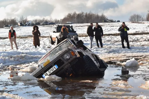 Off-Road 4K Wallpaper · cars · 3840×2560