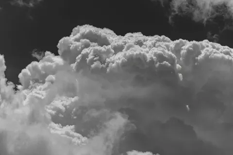 خلفية سماء عاصفة بدقة 4K · nature · 3840×2560