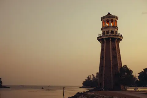 灯台のある海岸 4K壁紙 · ocean · 3840×2560