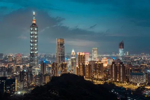 City Skyline at Night 4K Wallpaper · city · 3840×2561