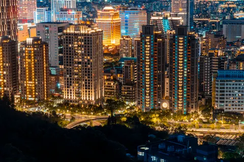 City Skyline at Night 4K Wallpaper · city · 3840×2559