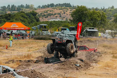 Off-Road 4K Wallpaper · cars · 3840×2560