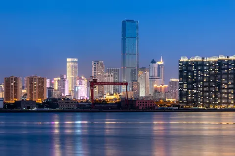 Skyline bei Nacht 4K Hintergrundbild · city · 3840×2563