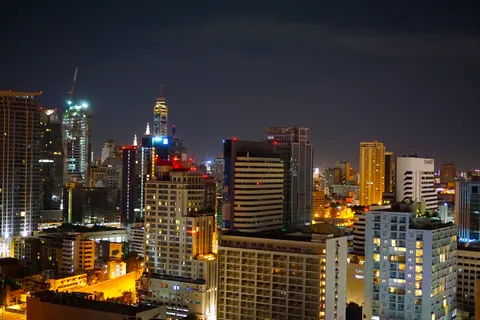 City Skyline at Night 4K Wallpaper · city · 3840×2560