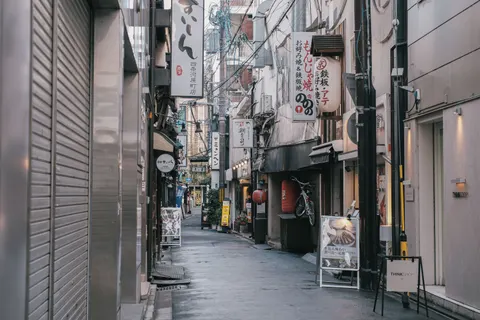 Neon City Street 4K Wallpaper · city · 3840×2560