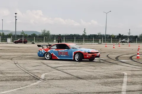 Hình nền Xe Đua 4K · cars · 3840×2560