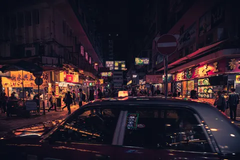 Fond d'écran Rue de ville néon 4K · city · 3840×2560