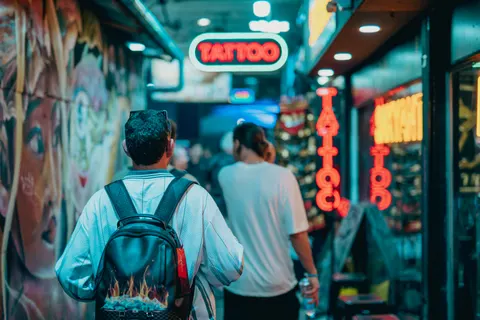 Neon City Street 4K Wallpaper · city · 3840×2560