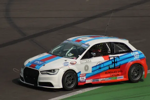 Hình nền Xe Đua 4K · cars · 3840×2560